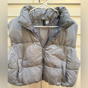 Short puffer vest